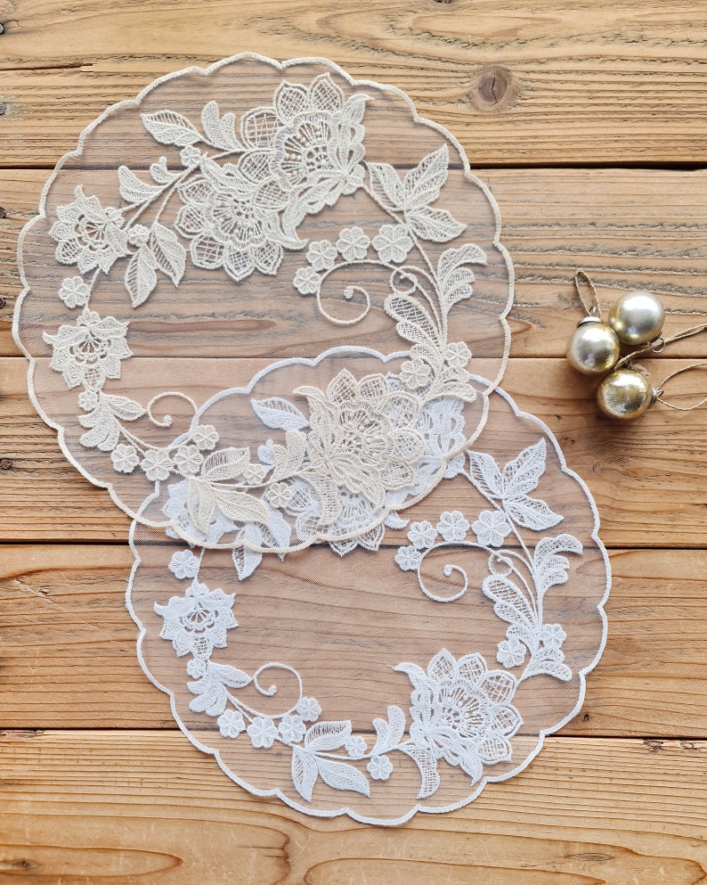 Sets de table en dentelle florale coton blanc beige 33 cm