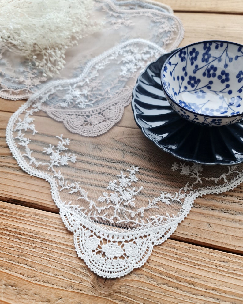 Sets de table en dentelle carrés vintage 4 couleurs 29 cm