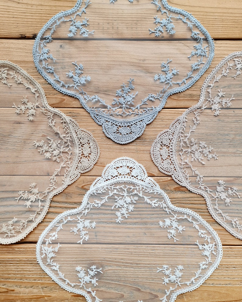 Sets de table en dentelle carrés vintage 4 couleurs 29 cm