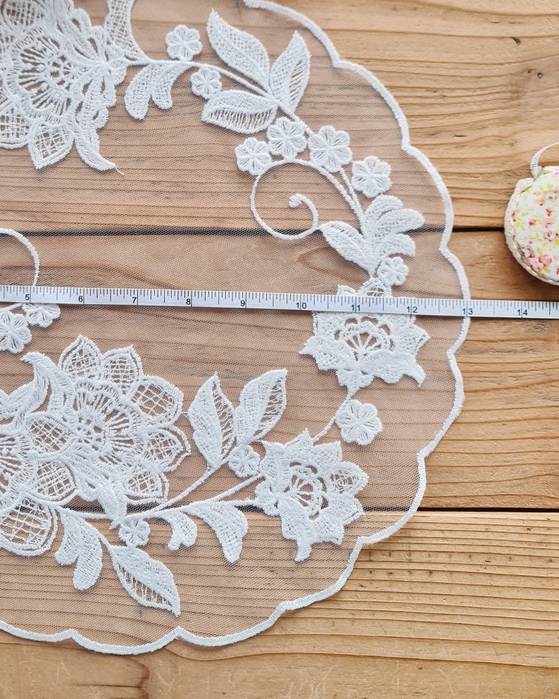 Sets de table en dentelle florale coton blanc beige 33 cm