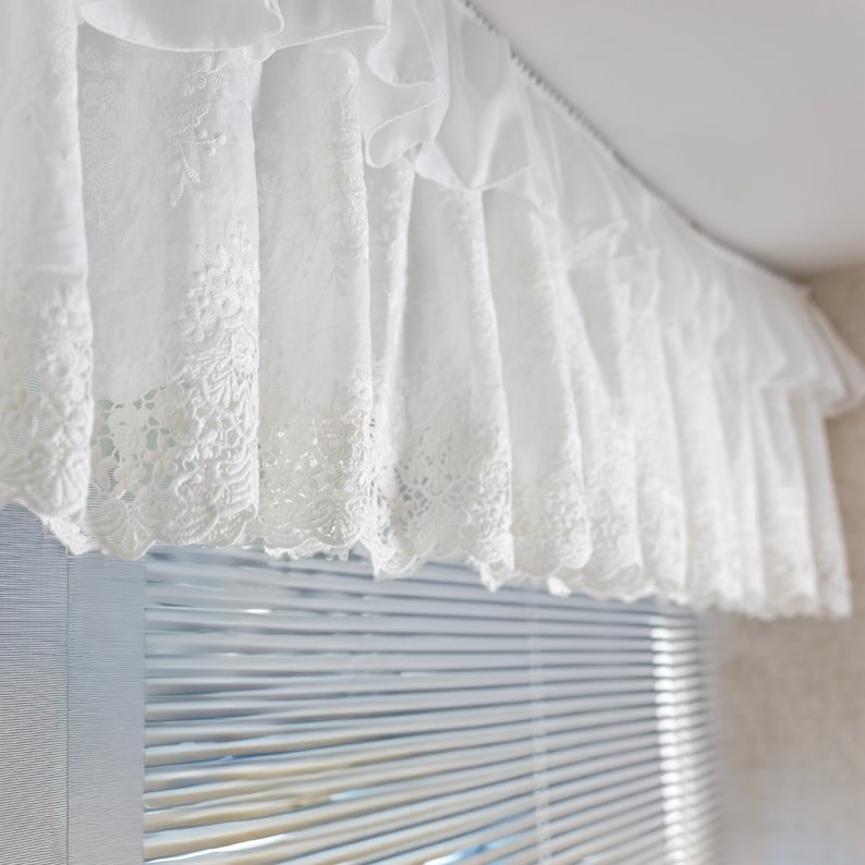 Rideau café en dentelle brodée cantonnière élégante coton porte