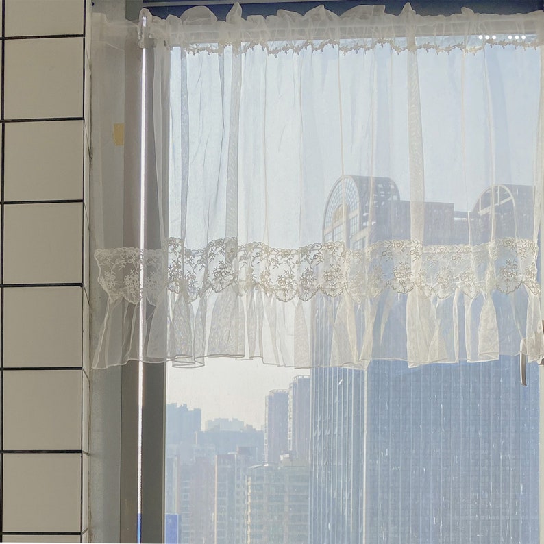 Rideau café en dentelle romantique cantonnière transparente brodée