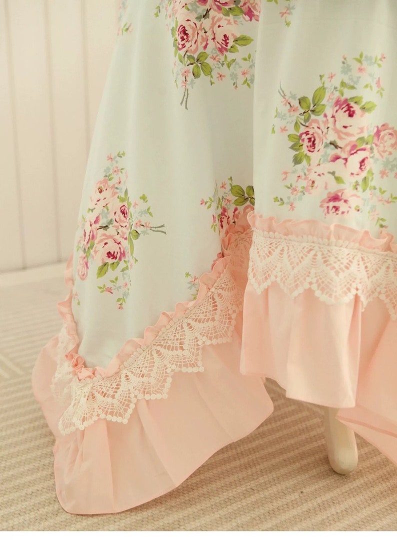 Nappe en dentelle fleurie coton à volants champêtres