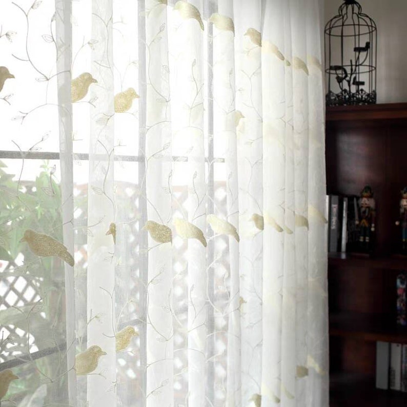 Rideaux en dentelle oiseaux et branches brodés