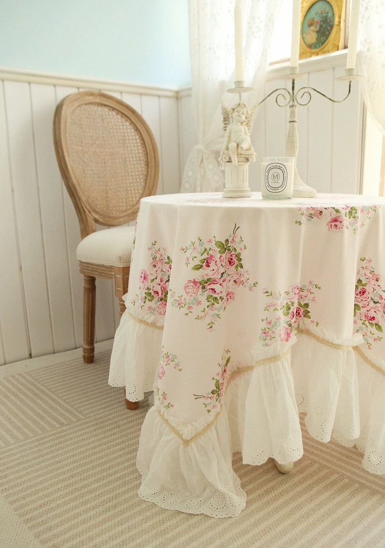 Nappe en dentelle fleurie coton à volants champêtres