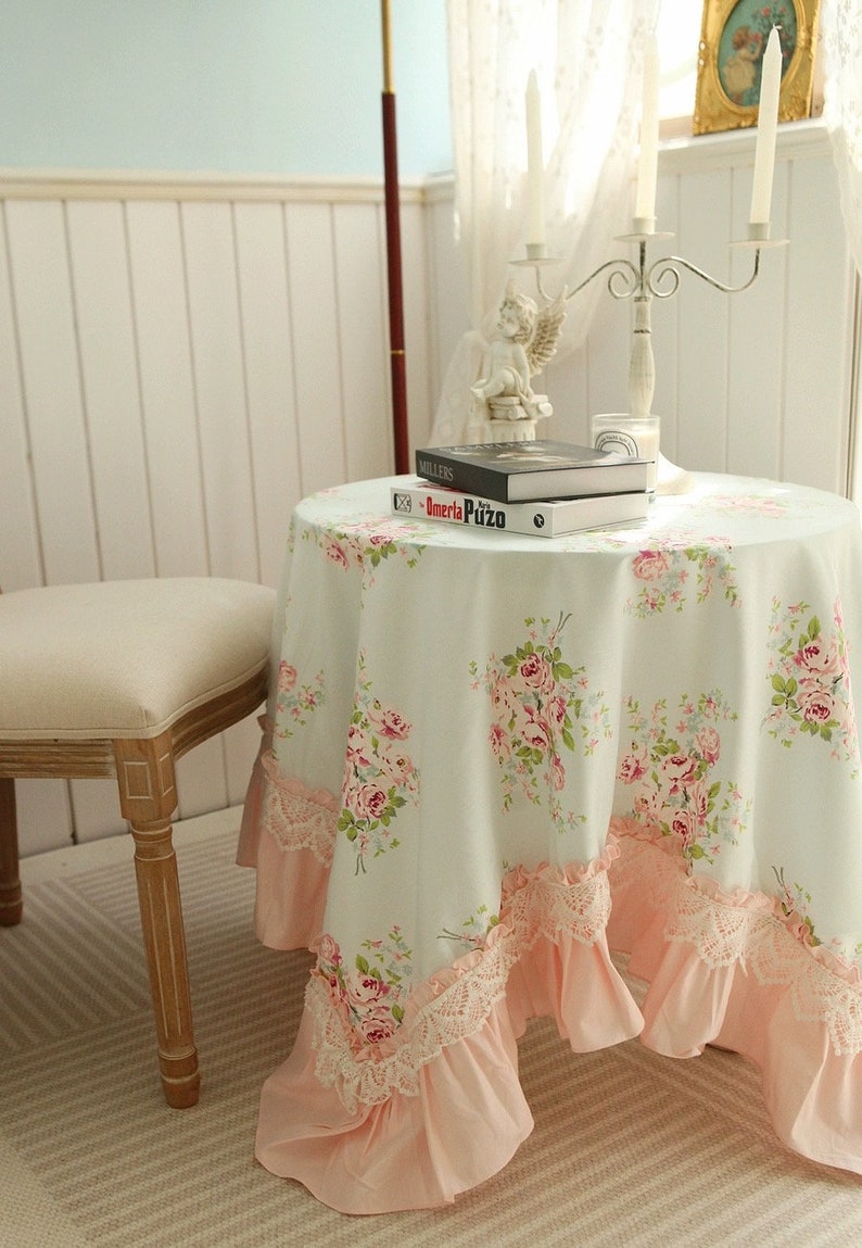 Nappe en dentelle fleurie coton à volants champêtres