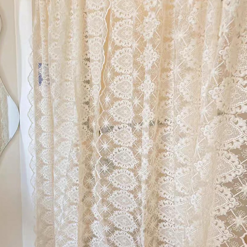 Rideau en dentelle brodée crème : drapé transparent bohème pour la chambre à coucher
