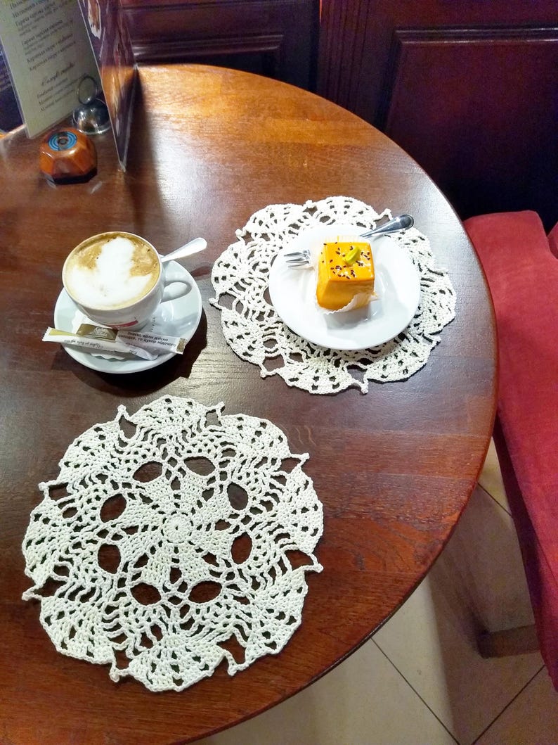 Napperons au crochet : dentelle de coton blanche faite main, décoration de table bohème, mariage rustique