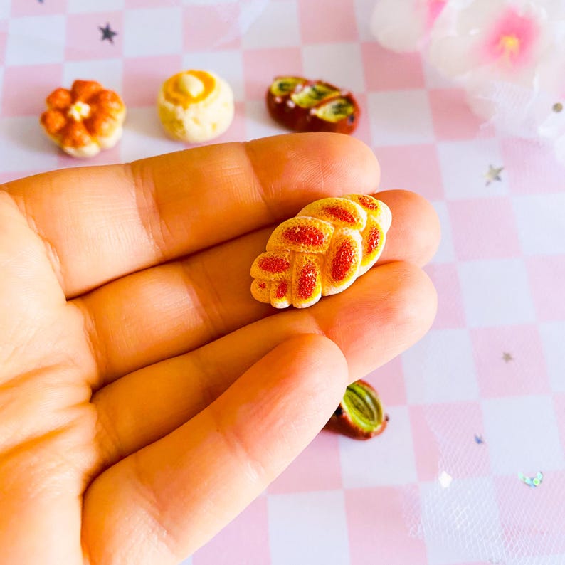 Bread and pastry refrigerator magnets, resin baking decorations