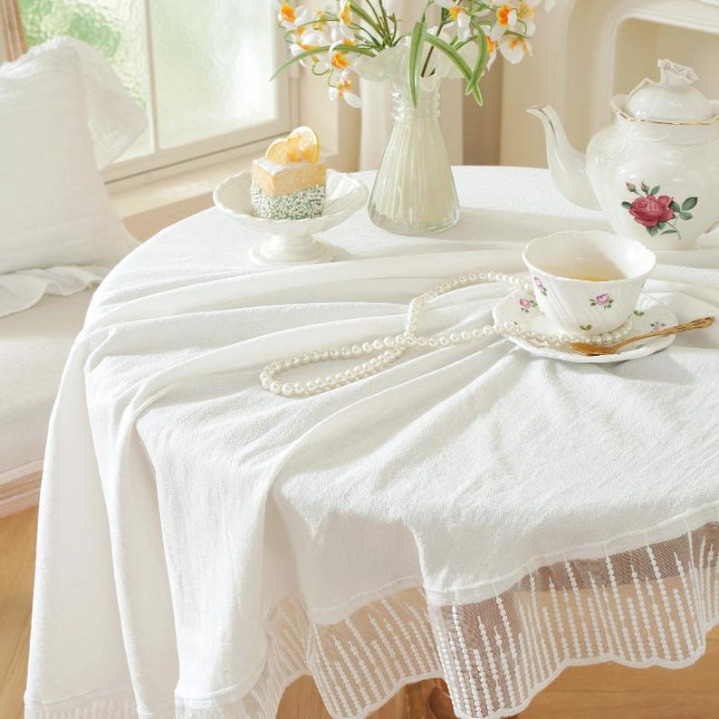Nappe romantique française en coton blanc