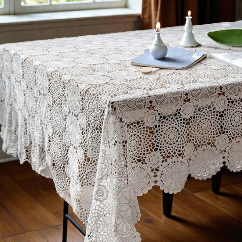 Nappe en dentelle blanche crochet floral décor ferme