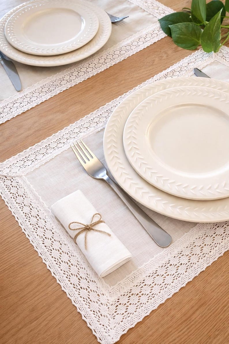 Set de 2 sets de table en lin faits main avec dentelle en coton – Vaisselle en lin naturel de qualité supérieure