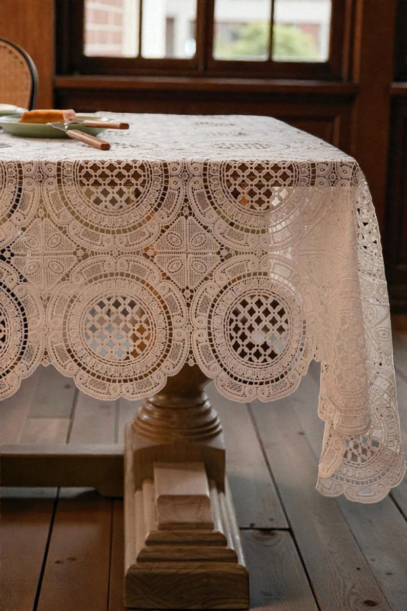 Nappe en dentelle blanche crochet floral décor ferme