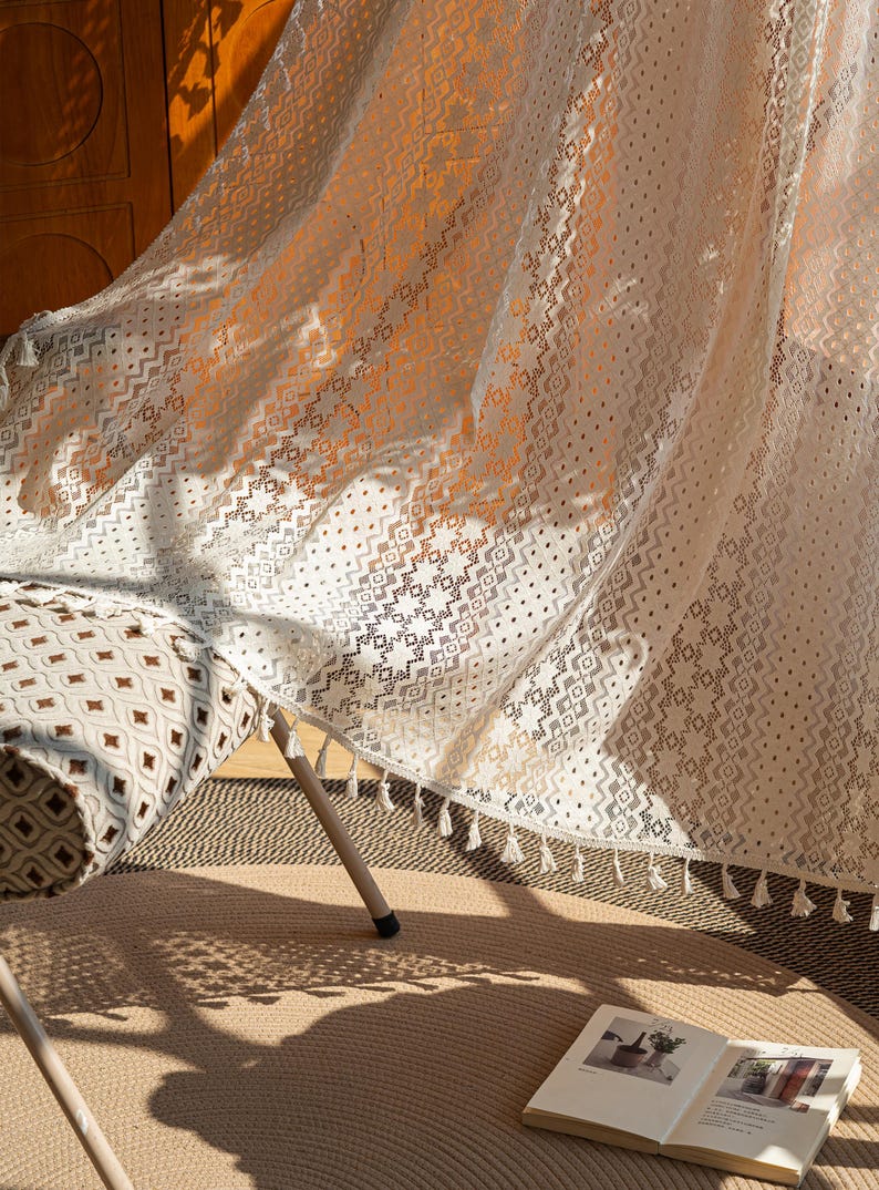 Rideaux de fleurs en dentelle au crochet beige bohème, rideau de cuisine de style campagnard filtrant la lumière, rideau creux avec pampilles, panneau de fenêtre semi-transparent café