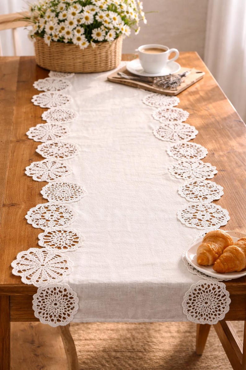 Chemin de table en dentelle lin naturel style campagne chic bohème