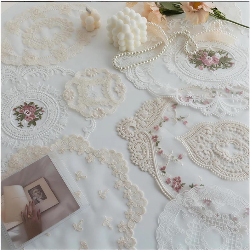 Sets de table en dentelle florale brodée style vintage shabby chic