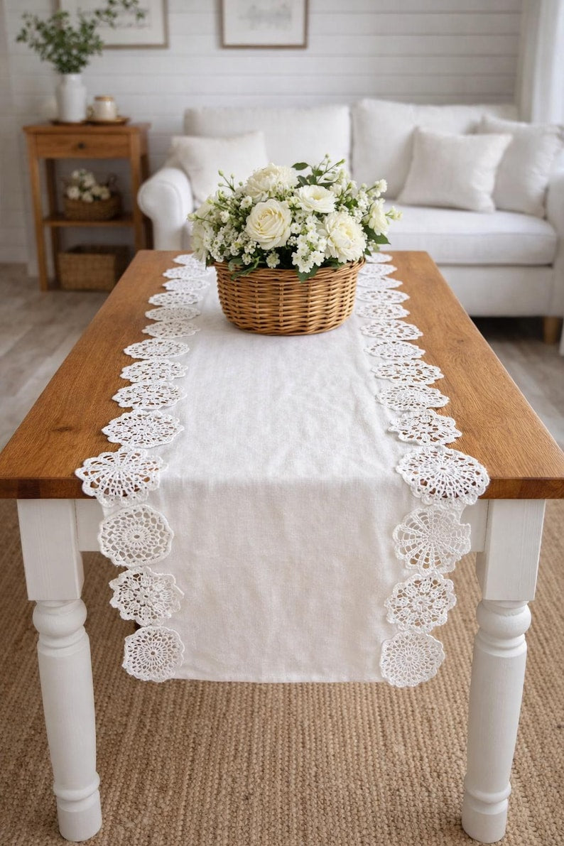 Chemin de table en dentelle lin naturel style campagne chic bohème