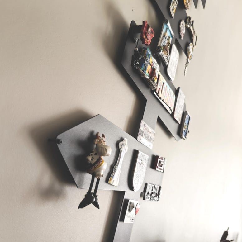 WayfinderJourney – Personalized Travel Magnet Board Signpost | Modern Wall Art Display & Souvenir Organizer