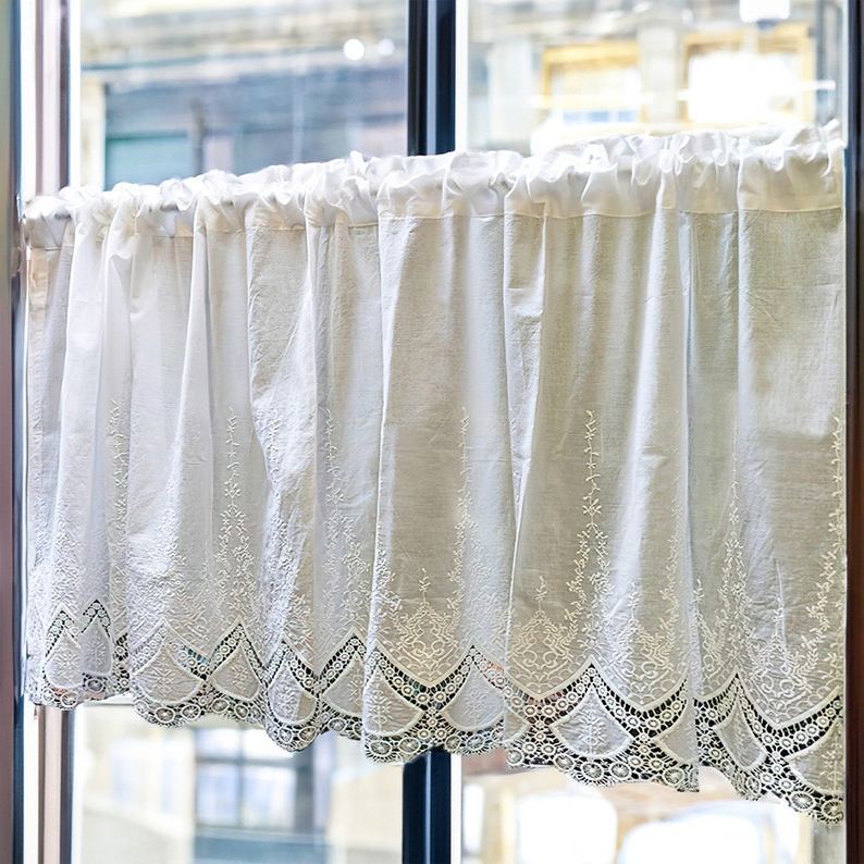 Rideau café en dentelle blanc vintage coton élégant filtrant lumière