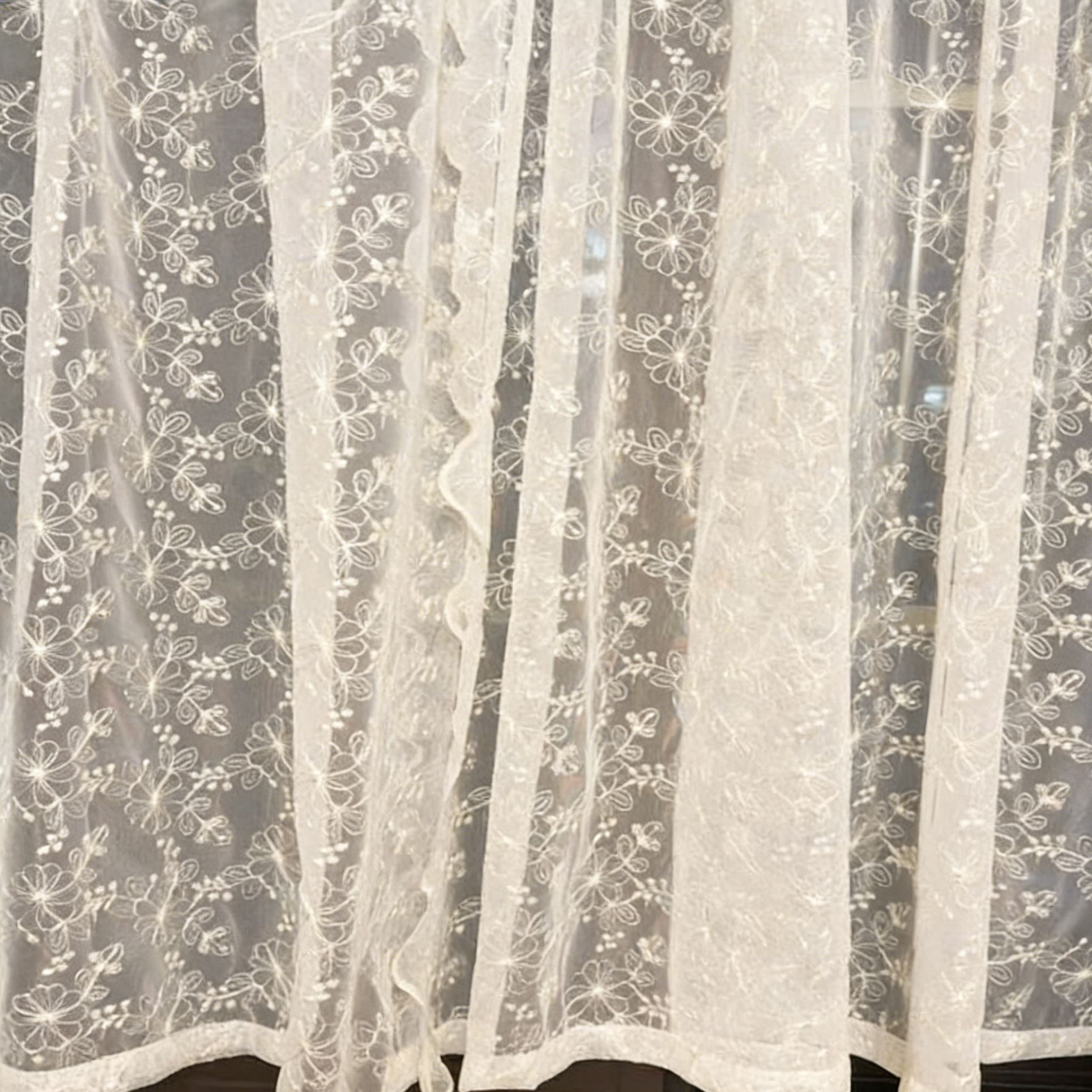 Rideaux en dentelle crème cottage vintage brodé