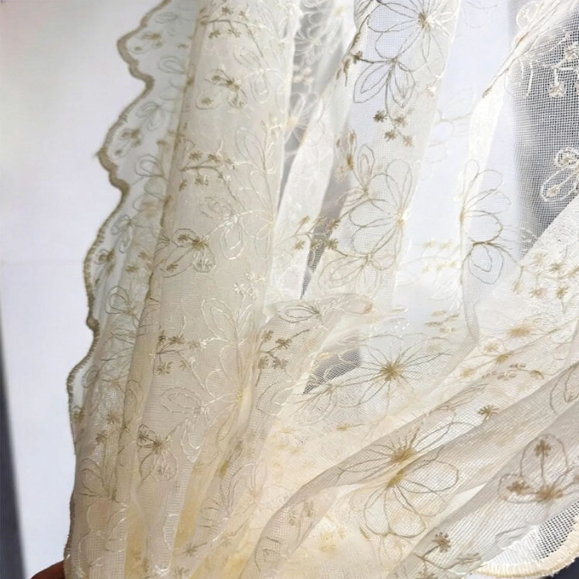 Rideaux en dentelle crème cottage vintage brodé