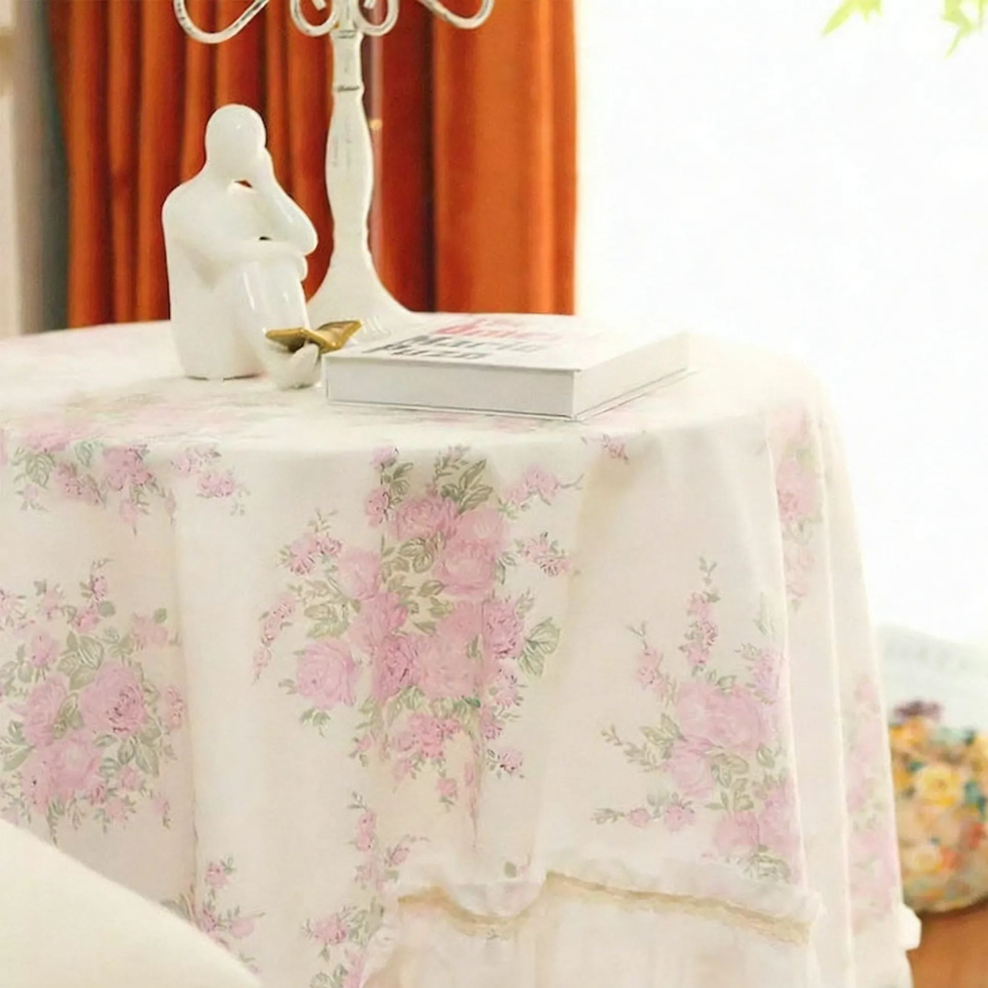 Nappe en dentelle brodée shabby chic en coton fleuri