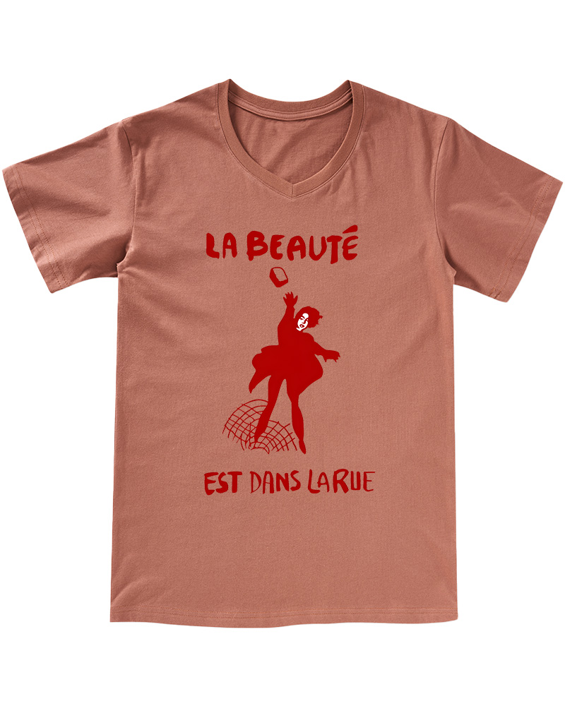 TheRetroTee La Beauté Est Dans La Rue 1960s V-neck T-Shirt