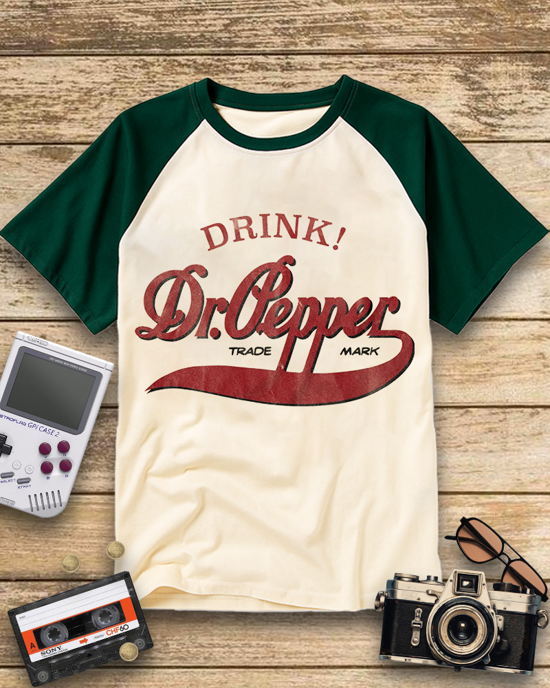 TheRetroTee Drink Dr. Pepper 1970s Raglan Baseball T-Shirt
