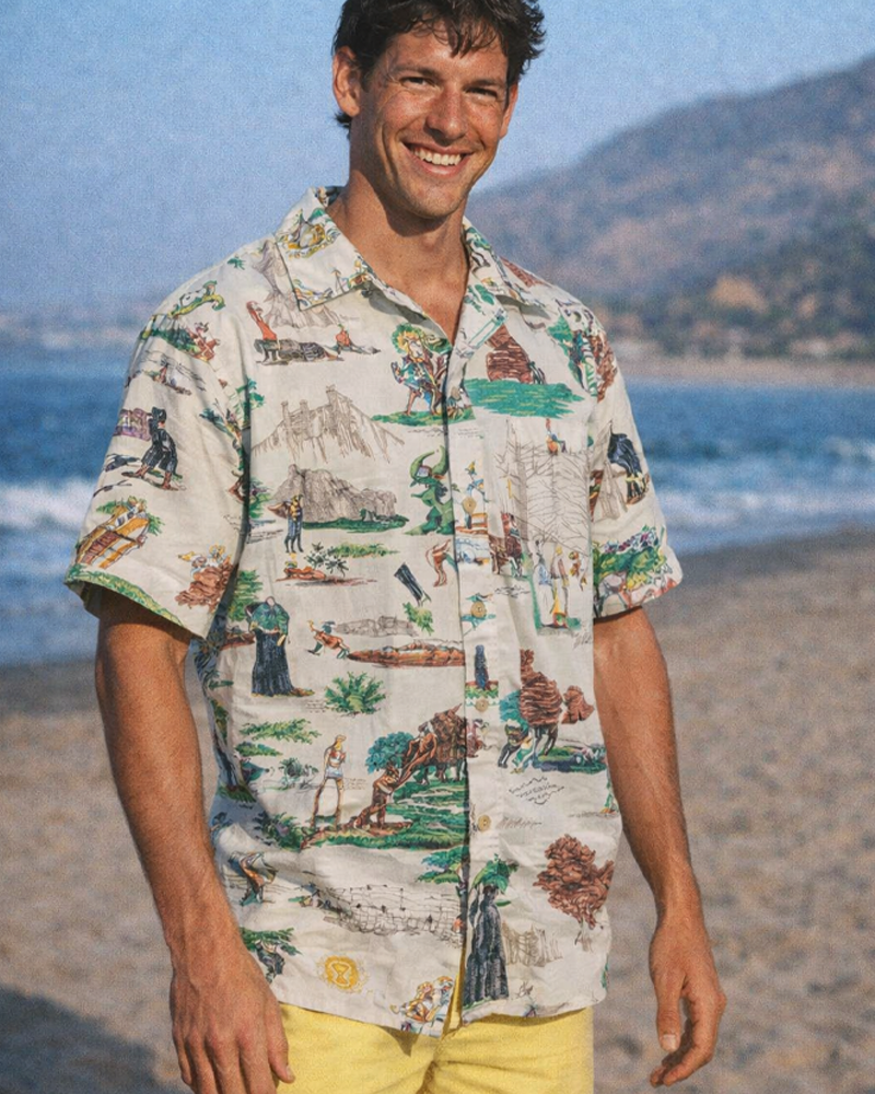 TheRetroTee Monty Python And The Holy Grail Hawaian Shirt