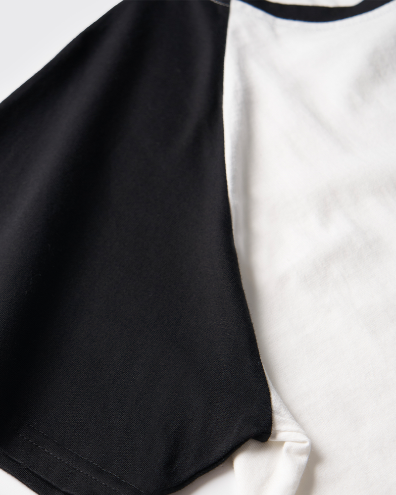 TheRetroTee Panama Red Nostalgic 1970s Raglan Baseball T-Shirt