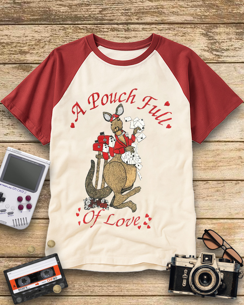 TheRetroTee 1980s Kangaroo A Pouch Full Of Love Raglan Baseball T-Shirt
