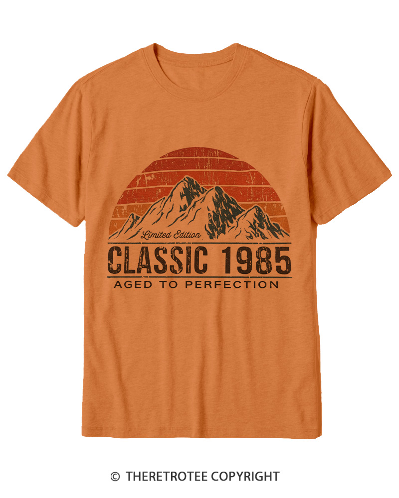 TheRetroTee 1985 Classic Mountain & Sunset Personalized Custom Year 1980s Cotton T-Shirt