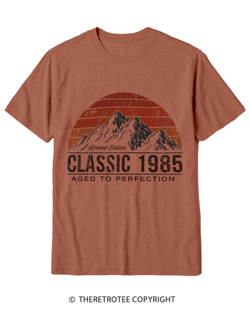 TheRetroTee 1985 Classic Mountain & Sunset Personalized Custom Year 1980s Cotton T-Shirt