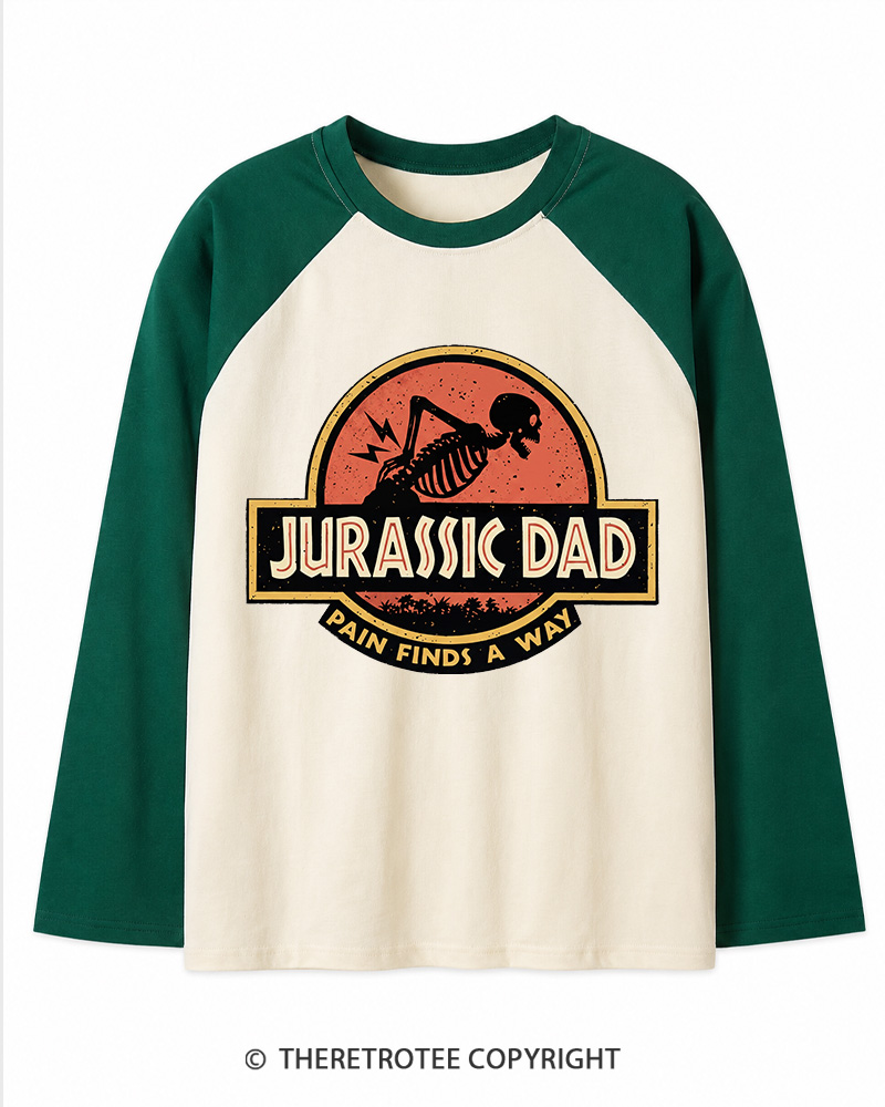 TheRetroTee Jurassic DAD Pain Finds A Way 1990s Long Sleeve Raglan T-Shirt