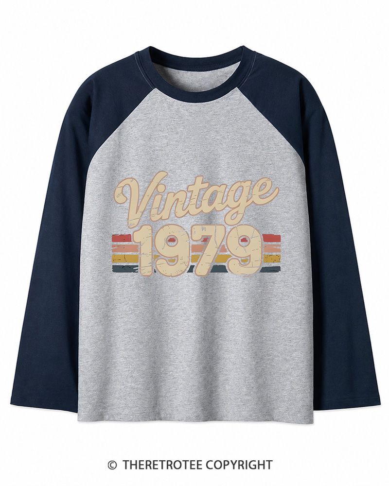 TheRetroTee 1979 Vintage Long Sleeve Raglan T-Shirt