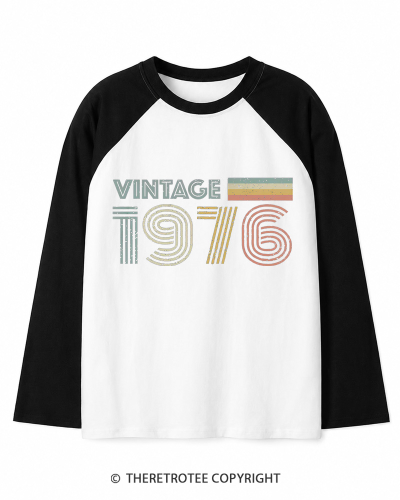 TheRetroTee 1976 Vintage Long Sleeve Raglan T-Shirt