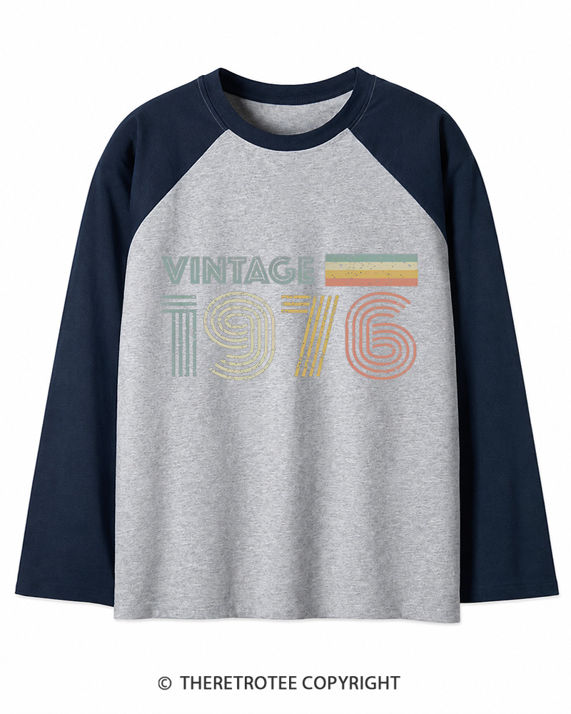 TheRetroTee 1976 Vintage Long Sleeve Raglan T-Shirt