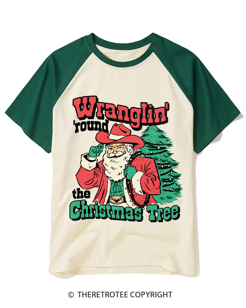 TheRetroTee Santa Wranglin Around 1970s Raglan Baseball T-Shirt