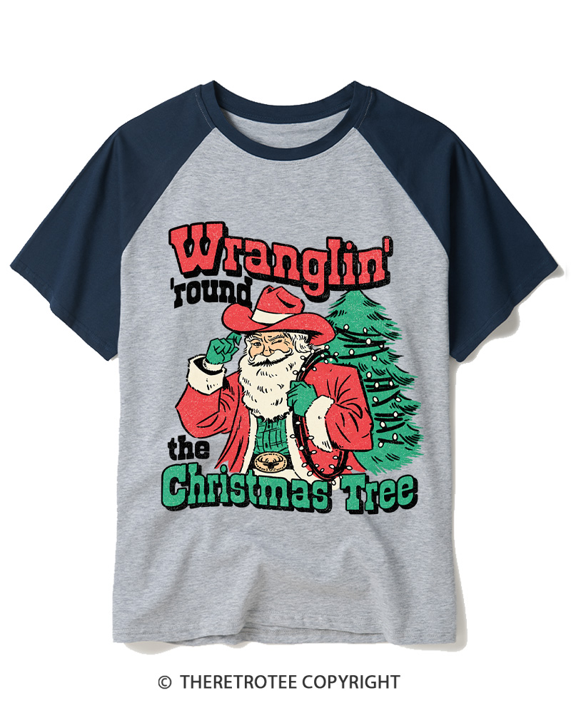 TheRetroTee Santa Wranglin Around 1970s Raglan Baseball T-Shirt