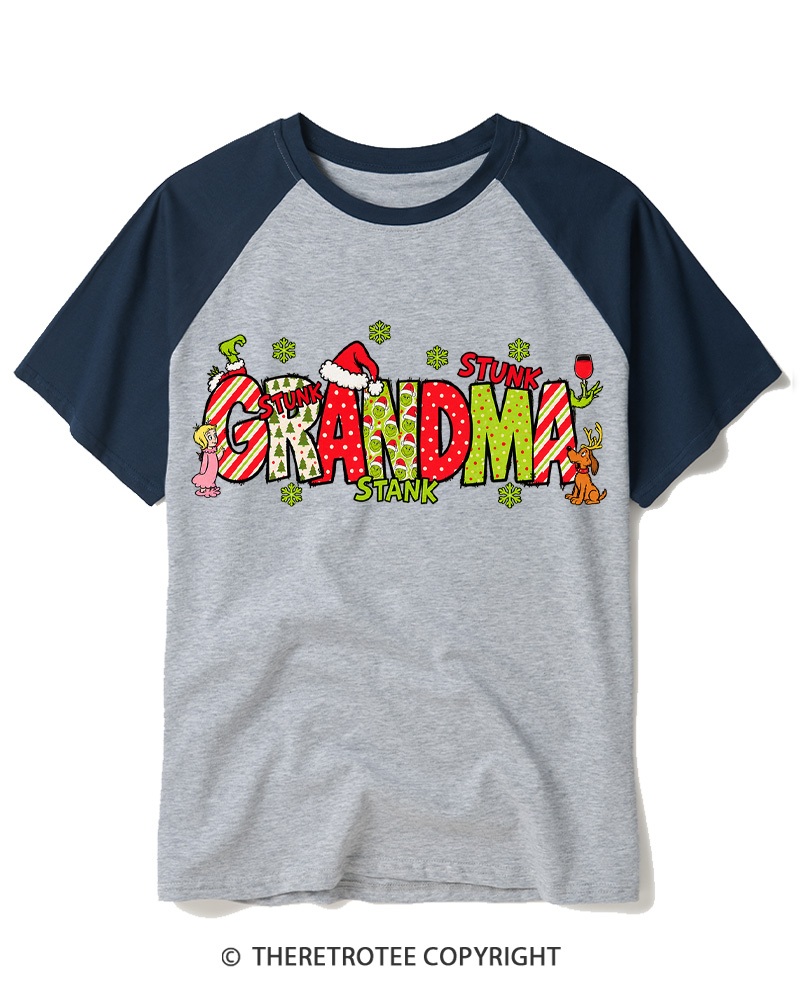 TheRetroTee Christmas Mom 1960s Raglan Baseball T-Shirt