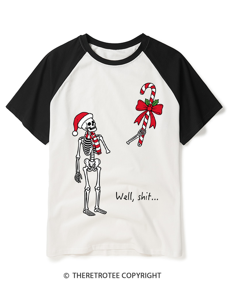 TheRetroTee Christmas Skeleton Vintage Raglan Baseball T-Shirt