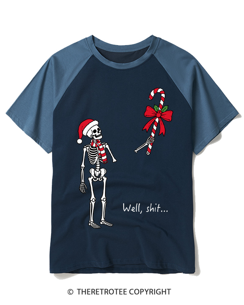 TheRetroTee Christmas Skeleton Vintage Raglan Baseball T-Shirt