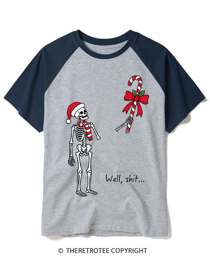 TheRetroTee Christmas Skeleton Vintage Raglan Baseball T-Shirt