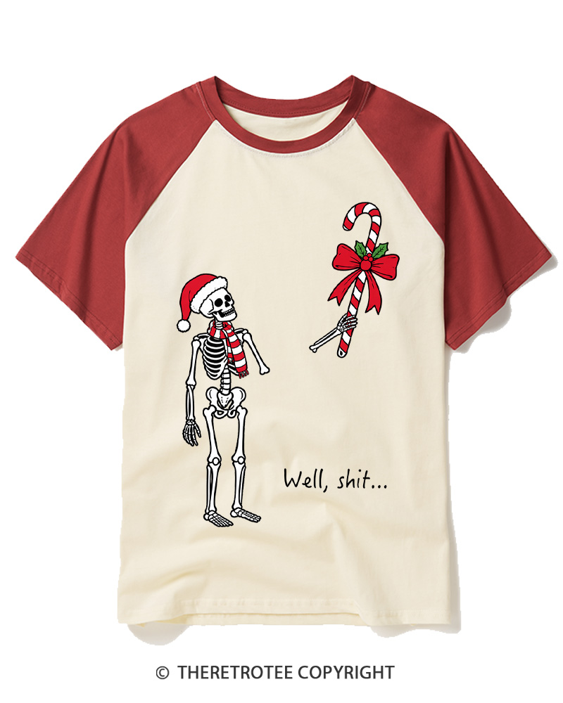 TheRetroTee Christmas Skeleton Vintage Raglan Baseball T-Shirt