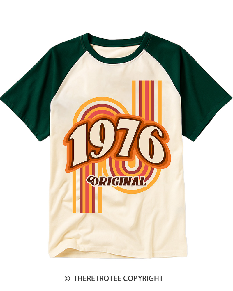 TheRetroTee 1976 Original Classic Nostalgia Graphic Raglan Baseball T-Shirt