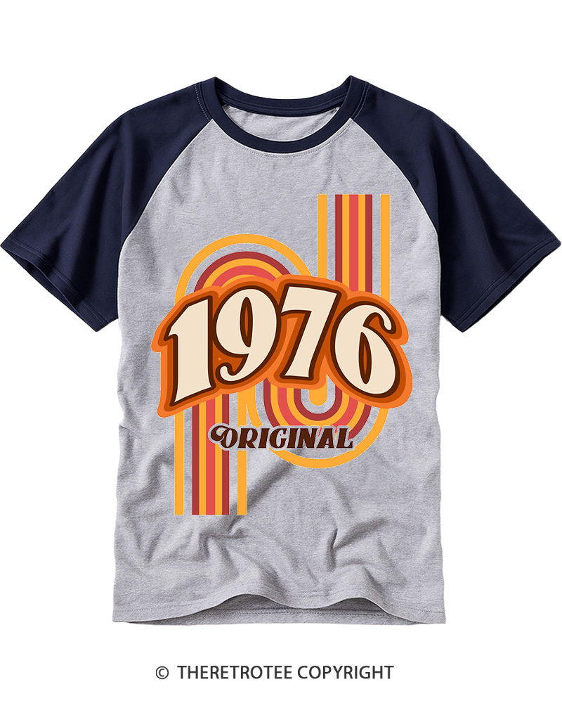 TheRetroTee 1976 Original Classic Nostalgia Graphic Raglan Baseball T-Shirt