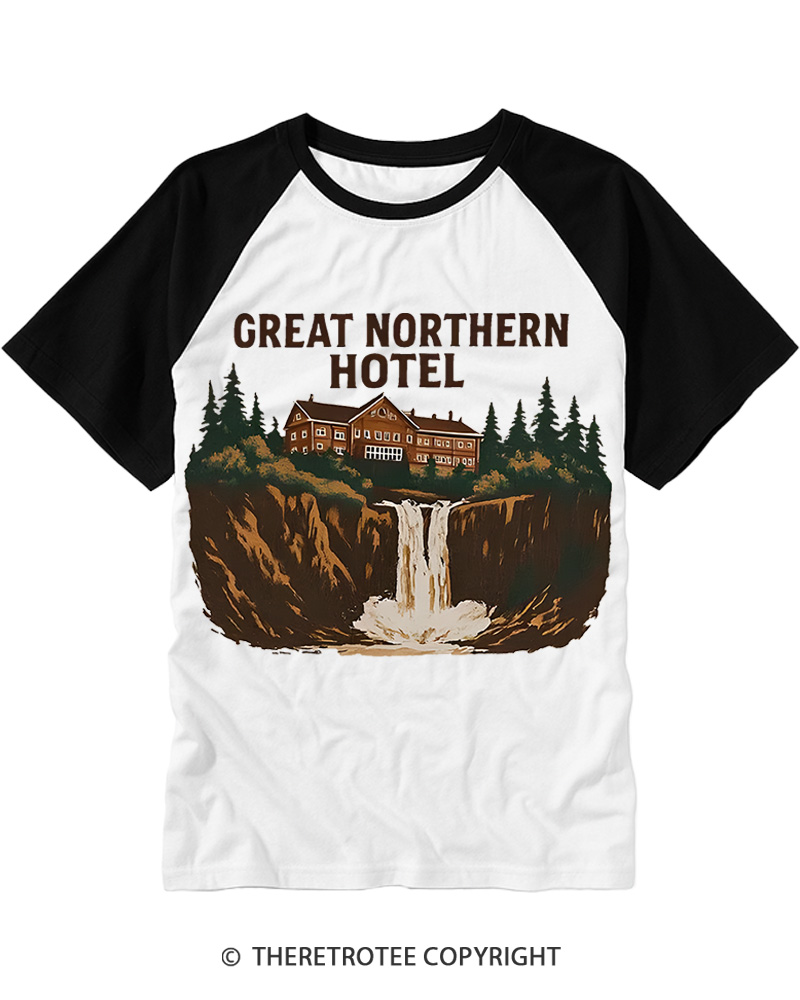 TheRetroTee Great Northern Hotel 1990s Raglan Baseball T-Shirt