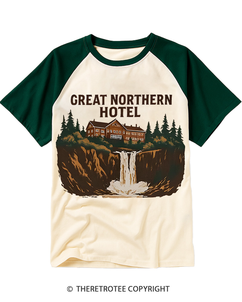 TheRetroTee Great Northern Hotel 1990s Raglan Baseball T-Shirt