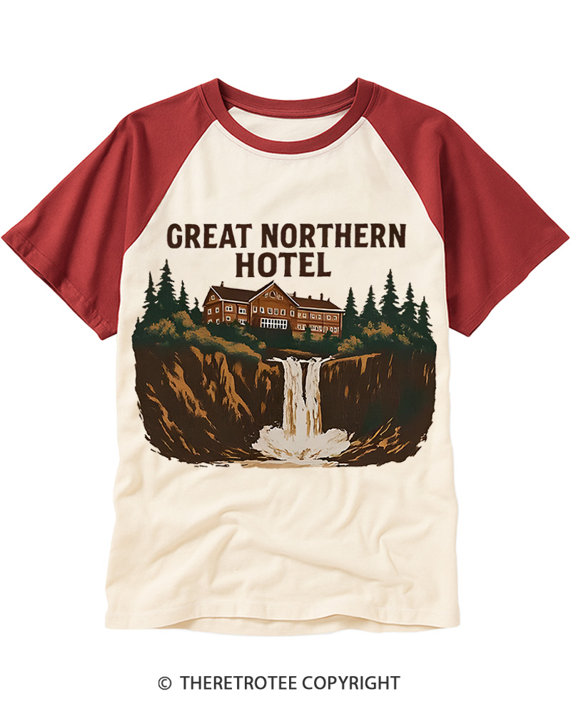 TheRetroTee Great Northern Hotel 1990s Raglan Baseball T-Shirt