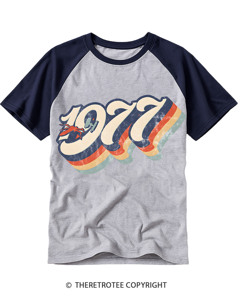 TheRetroTee 1977 Retro Dog Fight Raglan Baseball T-Shirt